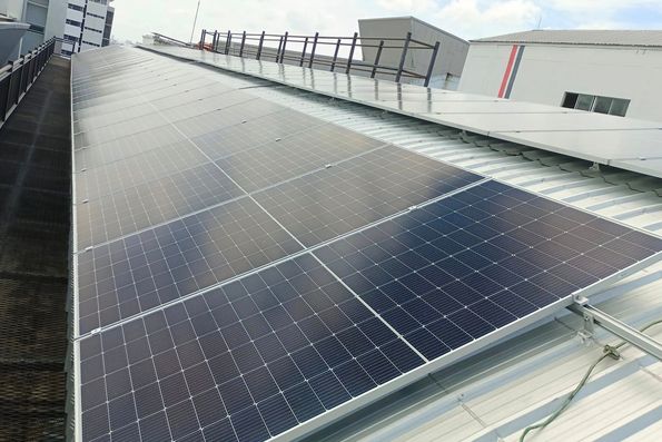 สถาบันนวัตกรรมเทคโนโลยีไทย-ฝรั่งเศส และ วิทยาลัยเทคโนโลยีอุตสาหกรรมดำเนินโครงการติดตั้ง Solar Rooftop บนดาดฟ้าอาคาร